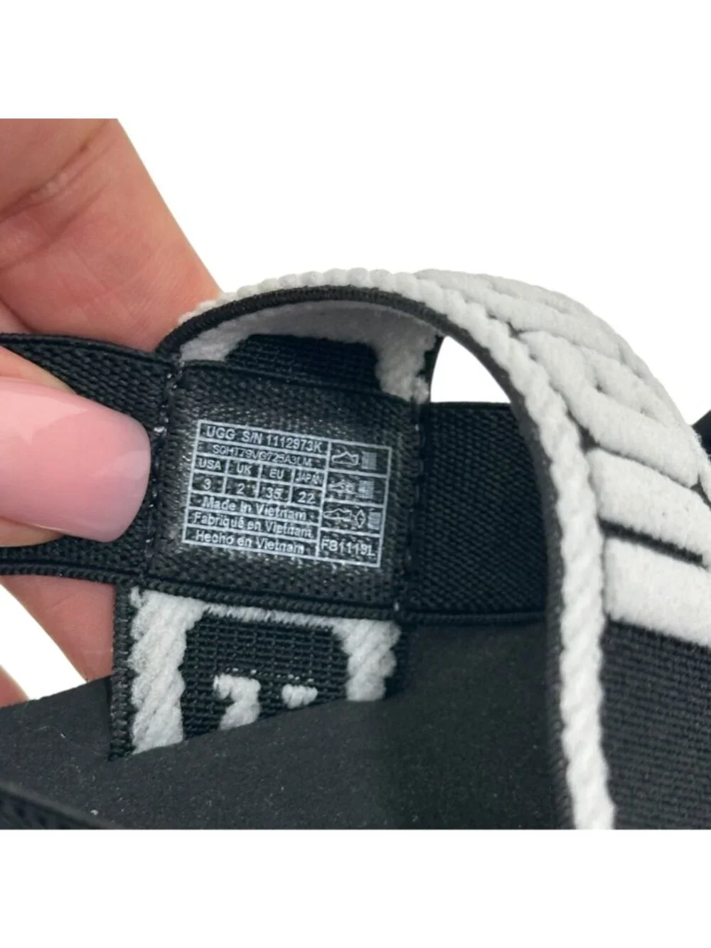 UGG Girls Zuma Sling Sport Sandals Black/White SZ 3 Lightweight Elastic Straps